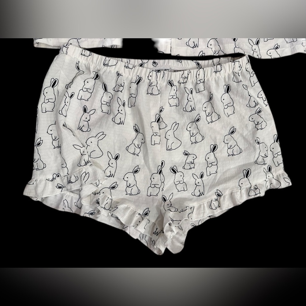 Women’s Easter Bunny Rabbit Print Ruffle Trim Button Front PJ Shorts Set Large - Picture 5 of 10